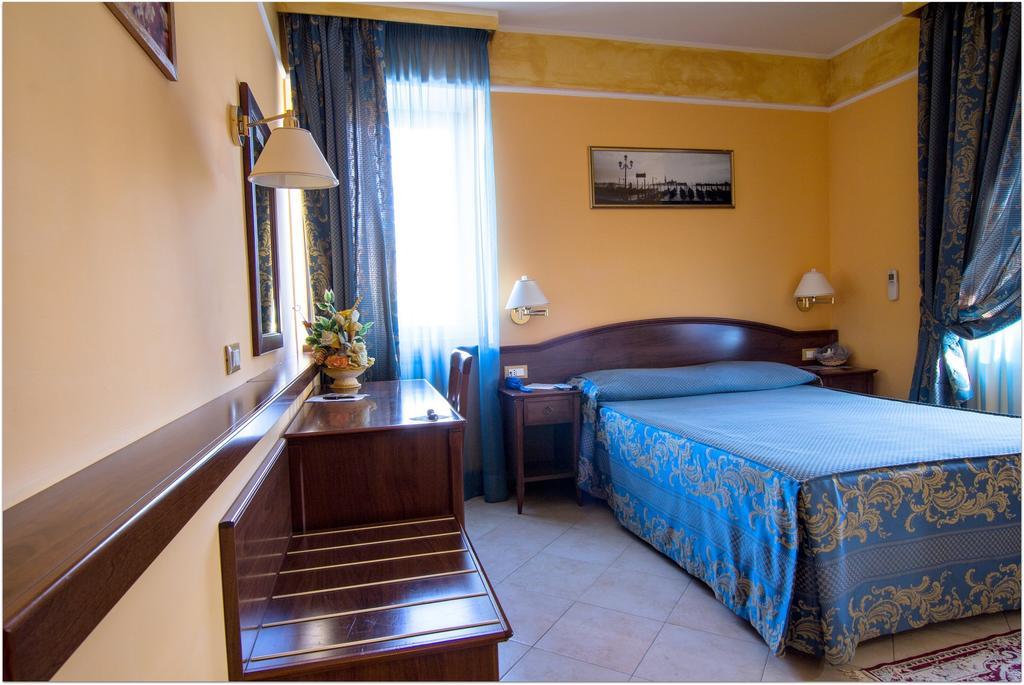 B&B Degli Amici Ciampino Zimmer foto