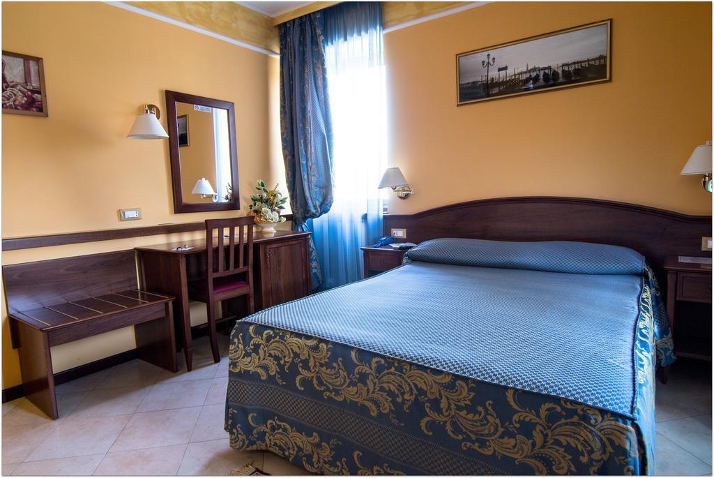 B&B Degli Amici Ciampino Zimmer foto